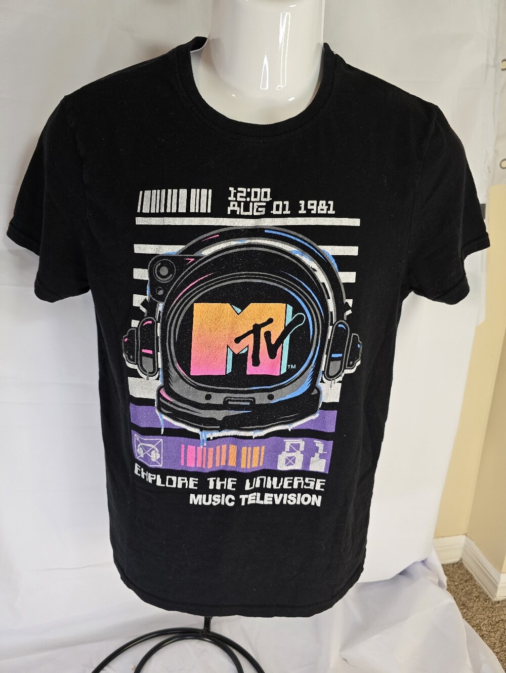 MTV Explore The Universe Vintage Retro Graphic Black T-Shirt Medium M